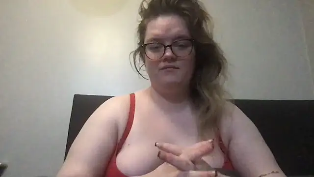 Snapshot of honeyyy24 chatting on November 29, 2025, 11:32 am honeyyy24 online show from November 29, 2025, 11:32 am