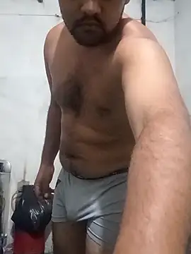 travieso2893 online show from February 12, 2026, 3:17 am