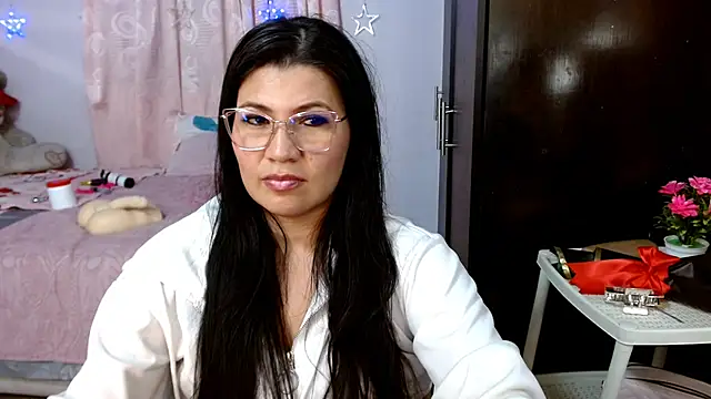 nahomi star model online show from October 28, 2025, 3:07 am