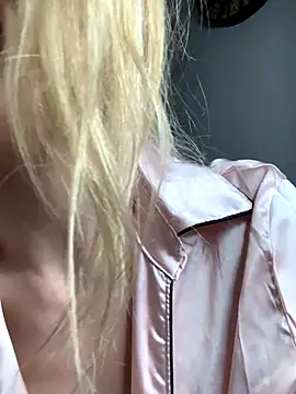 Lolitaxlola online show from November 16, 2025, 1:43 am