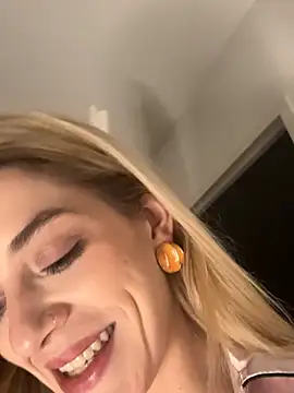 Lolitaxlola online show from February 17, 2026, 1:58 am