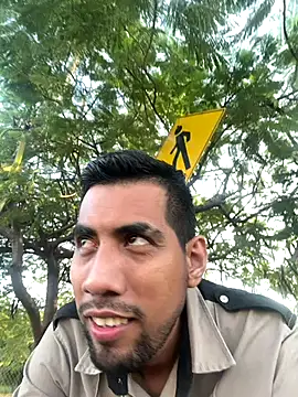 Snapshot of EnriquePersian197 chatting on December 1, 2025, 11:27 pm EnriquePersian197 online show from December 1, 2025, 11:27 pm