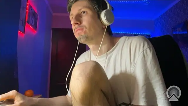 Aki-Laky online show from March 2, 2026, 10:38 pm