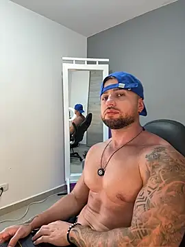 OwenMaximus814 online show from April 4, 2026, 6:03 pm