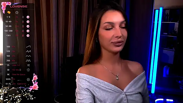 Snapshot of Laura_Bess chatting on November 8, 2025, 2:59 am Laura Bess online show from November 8, 2025, 2:59 am