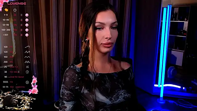 Snapshot of Laura_Bess chatting on September 12, 2025, 7:24 pm Laura Bess online show from September 12, 2025, 7:24 pm