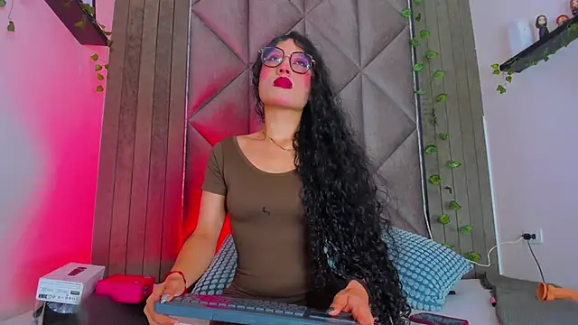 Snapshot of BriaConner_ chatting on June 6, 2026, 3:01 am BriaConner online show from June 6, 2026, 3:01 am