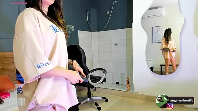 Snapshot of megan_morgan01 chatting on November 28, 2025, 12:05 pm megan morgan01 online show from November 28, 2025, 12:05 pm