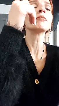 MinnieDrew online show from November 20, 2025, 7:58 pm