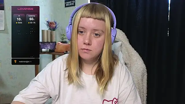 June shy0 online show from October 18, 2025, 9:22 am