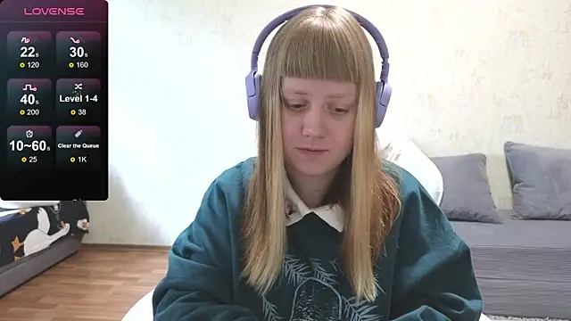 Snapshot of June_shy0 chatting on May 7, 2026, 8:28 am June shy0 online show from May 7, 2026, 8:28 am