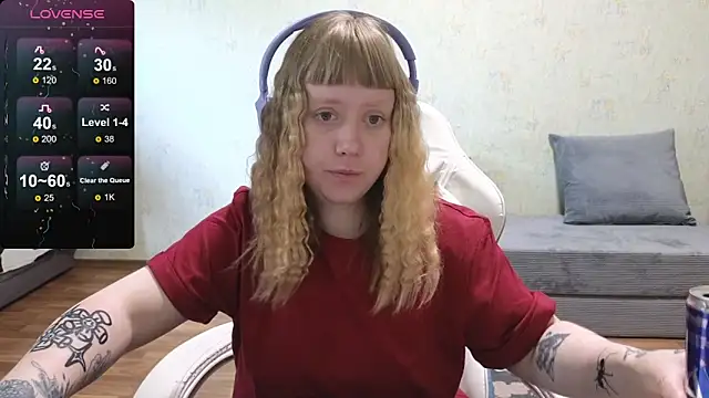 Snapshot of June_shy0 chatting on May 3, 2026, 7:46 am June shy0 online show from May 3, 2026, 7:46 am