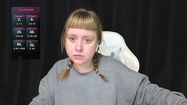 June shy0 online show from December 3, 2025, 7:52 am