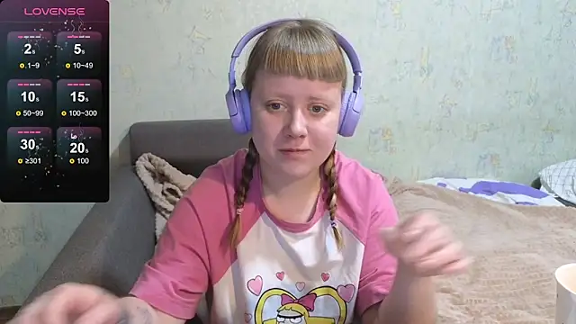 June shy0 online show from February 5, 2026, 8:21 am