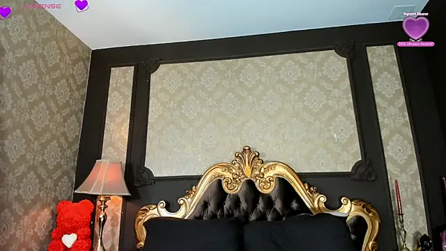 NahomiAcosta online show from November 17, 2025, 7:29 pm