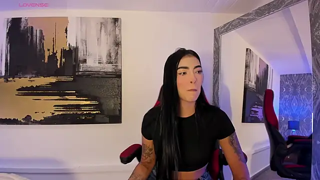 Snapshot of AriRobert_ chatting on October 27, 2025, 3:51 am AriRobert online show from October 27, 2025, 3:51 am