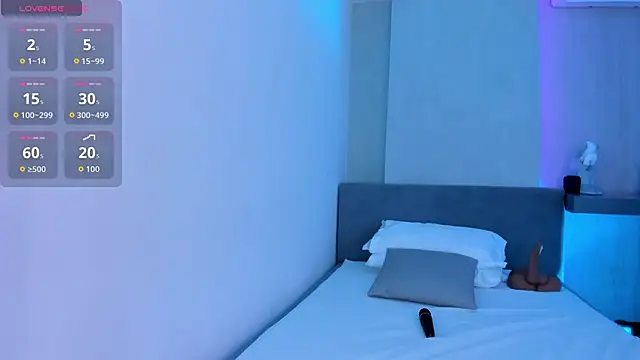 Snapshot of Hanna_Moonlight_ chatting on October 28, 2025, 8:41 pm Hanna Moonlight online show from October 28, 2025, 8:41 pm