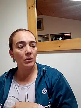 skayhot  online show from February 13, 2026, 12:49 pm