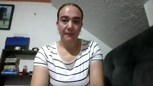 skayhot  online show from May 15, 2026, 11:41 am