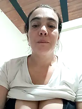 Snapshot of skayhot_ chatting on February 20, 2025, 1:14 am skayhot online show from February 20, 2025, 1:14 am