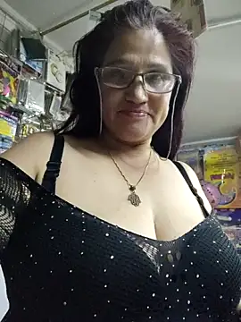 Snapshot of Edged_Hot69 chatting on November 13, 2025, 12:03 am Edged Hot69 online show from November 13, 2025, 12:03 am