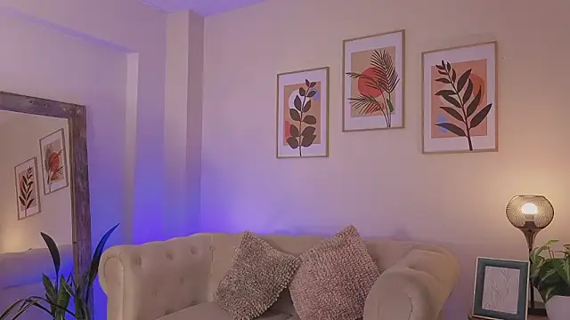 DahianaWalcott online show from March 19, 2026, 6:52 pm