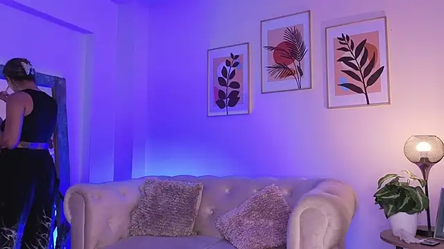 DahianaWalcott online show from February 16, 2026, 5:33 pm