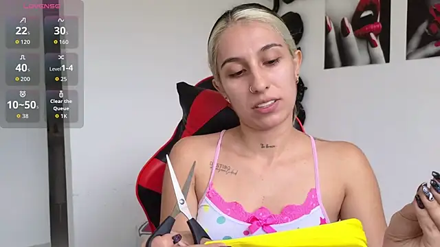 Snapshot of tammyandrade_ chatting on October 24, 2025, 5:01 pm tammyandrade online show from October 24, 2025, 5:01 pm