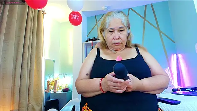 Snapshot of girl_amada chatting on September 19, 2025, 3:54 am girl amada online show from September 19, 2025, 3:54 am