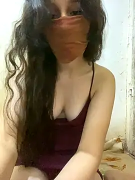 Snapshot of Chahrazad66 chatting on September 15, 2025, 12:33 am Chahrazad66 online show from September 15, 2025, 12:33 am