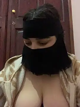 Snapshot of Miss-Soka chatting on January 5, 2025, 6:35 am Miss-Soka online show from January 5, 2025, 6:35 am