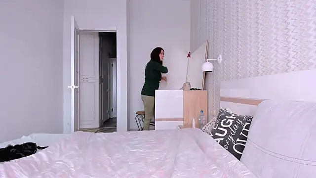 Clear Angel online show from February 10, 2026, 2:05 pm