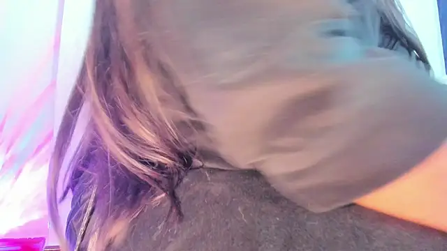 Snapshot of emiily15__ chatting on March 6, 2025, 8:59 pm emiily15 online show from March 6, 2025, 8:59 pm