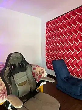 Snapshot of emiily15__ chatting on October 2, 2025, 7:17 pm emiily15 online show from October 2, 2025, 7:17 pm