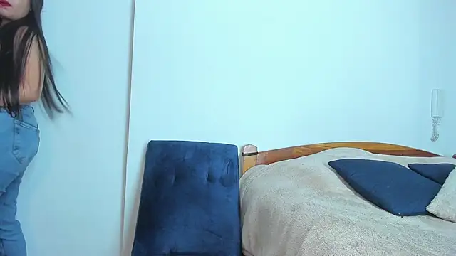 Snapshot of emiily15__ chatting on February 24, 2025, 6:26 pm emiily15 online show from February 24, 2025, 6:26 pm