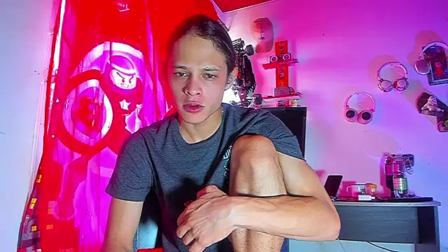 LilOwen  online show from June 29, 2026, 5:23 pm