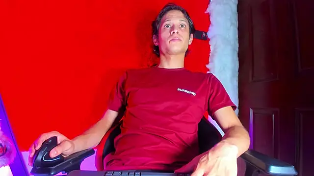 LilOwen  online show from March 26, 2026, 5:44 pm