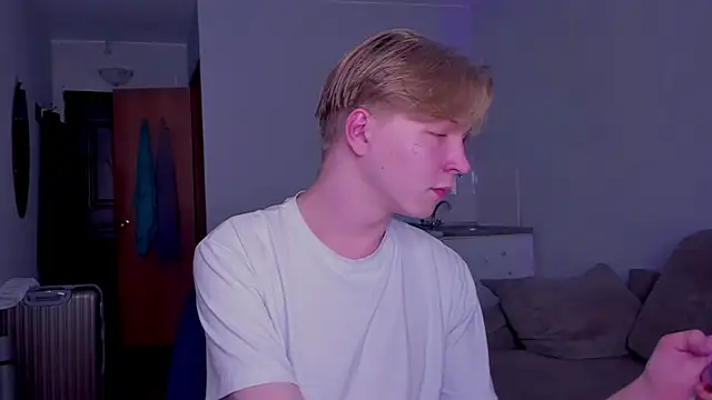 Snapshot of TheMikeSever chatting on November 17, 2025, 5:17 pm TheMikeSever online show from November 17, 2025, 5:17 pm