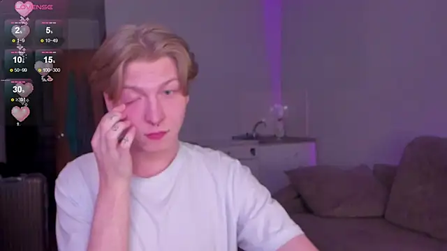 Snapshot of TheMikeSever chatting on December 17, 2025, 11:59 am TheMikeSever online show from December 17, 2025, 11:59 am