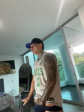 Snapshot of Dominiofit chatting on February 25, 2026, 12:38 pm Dominiofit online show from February 25, 2026, 12:38 pm