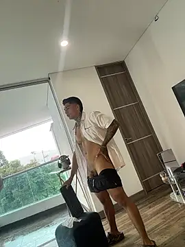 Snapshot of Dominiofit chatting on February 21, 2026, 12:40 pm Dominiofit online show from February 21, 2026, 12:40 pm