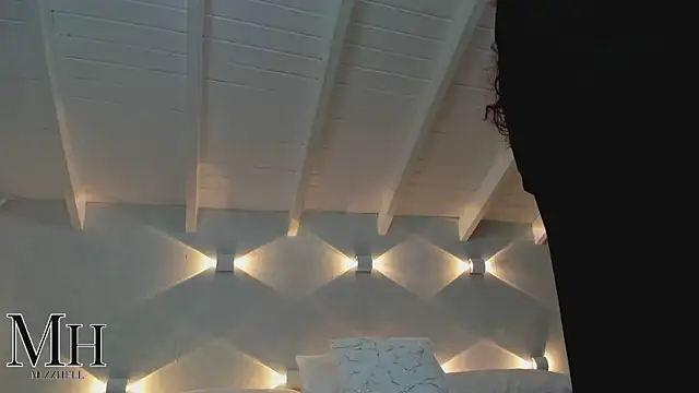 MizzHell online show from November 11, 2025, 12:33 pm