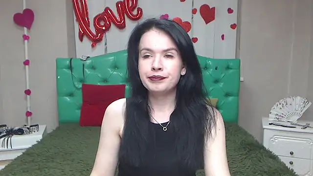 Snapshot of JasmineKouch chatting on May 6, 2026, 5:28 pm JasmineKouch online show from May 6, 2026, 5:28 pm