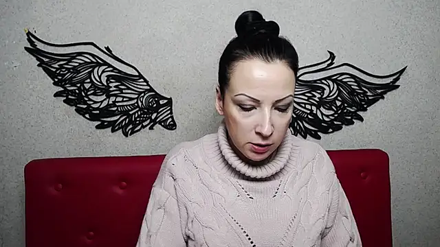 Snapshot of ElizabethSho chatting on February 10, 2025, 9:15 pm ElizabethSho online show from February 10, 2025, 9:15 pm