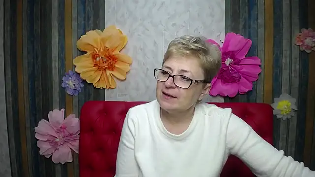 Snapshot of EmiliaGree chatting on May 5, 2026, 5:05 pm EmiliaGree online show from May 5, 2026, 5:05 pm