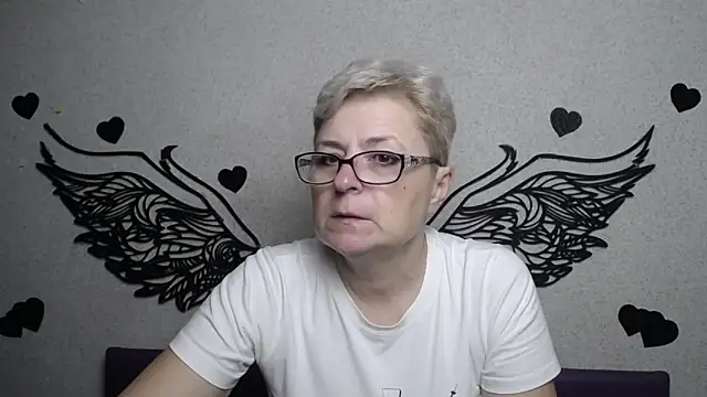 EmiliaGree online show from November 21, 2025, 6:07 pm