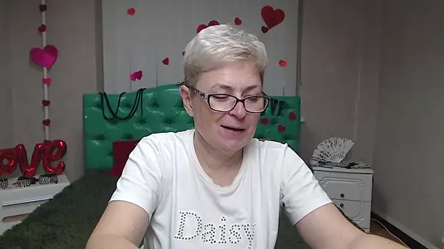 EmiliaGree online show from November 19, 2025, 6:19 pm