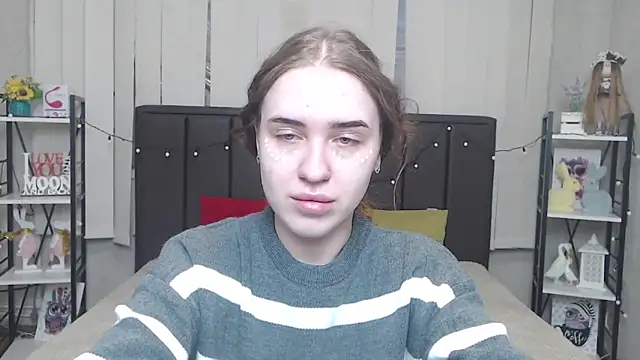 LauraHlot online show from September 29, 2025, 5:58 am