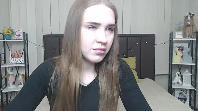 LauraHlot online show from October 15, 2025, 5:43 pm