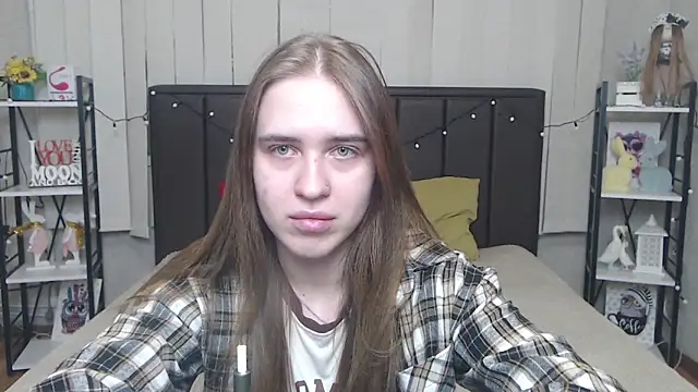 LauraHlot online show from September 22, 2025, 5:41 pm